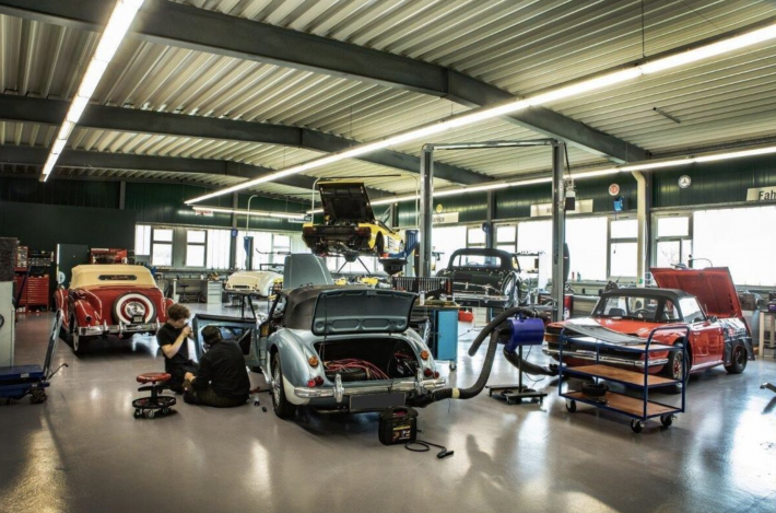 Advents-Auktion mit Apéro im Oldtimer Zentrum Ostschweiz 2024